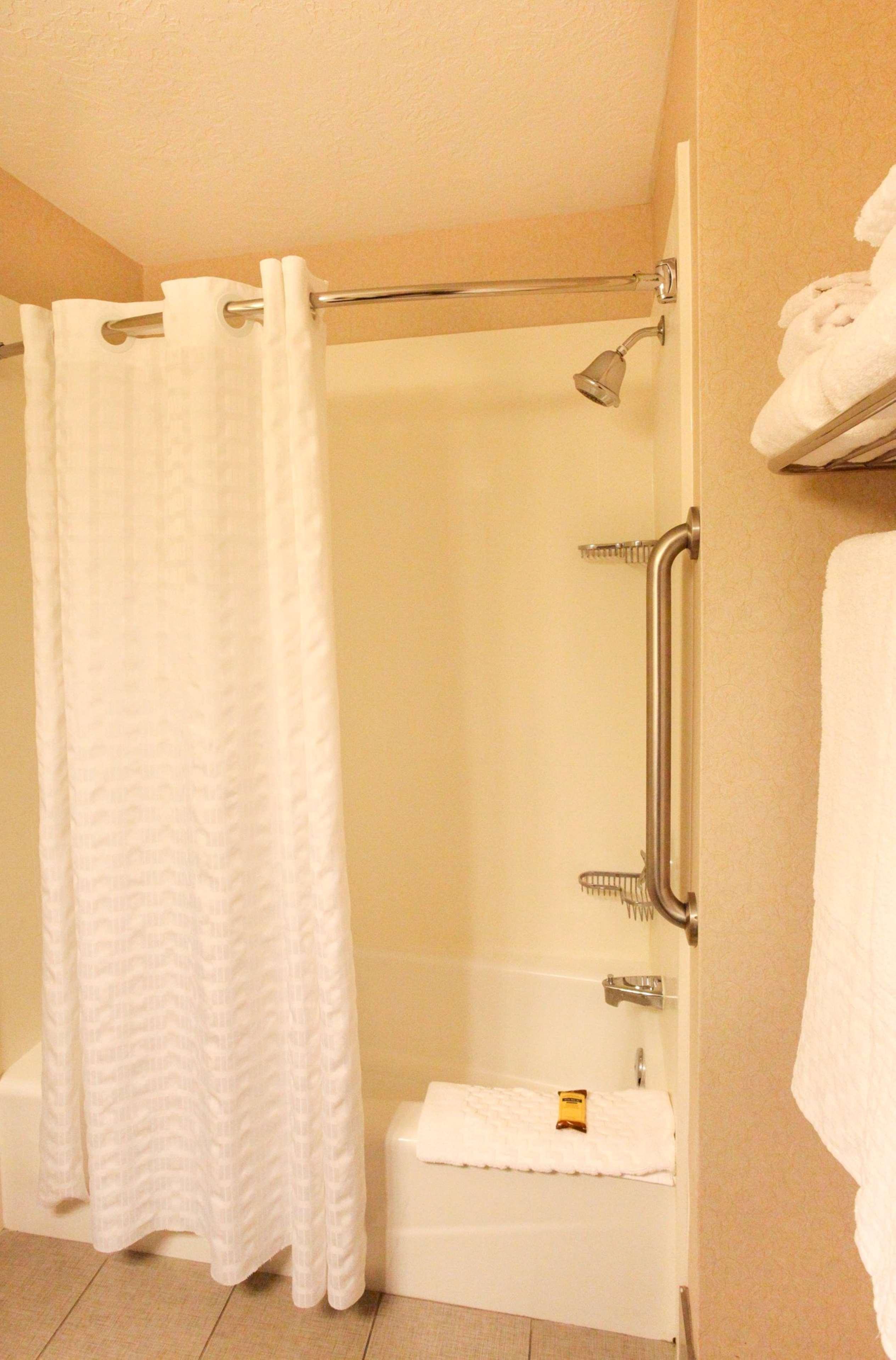 Western Cotton Tree Hotel