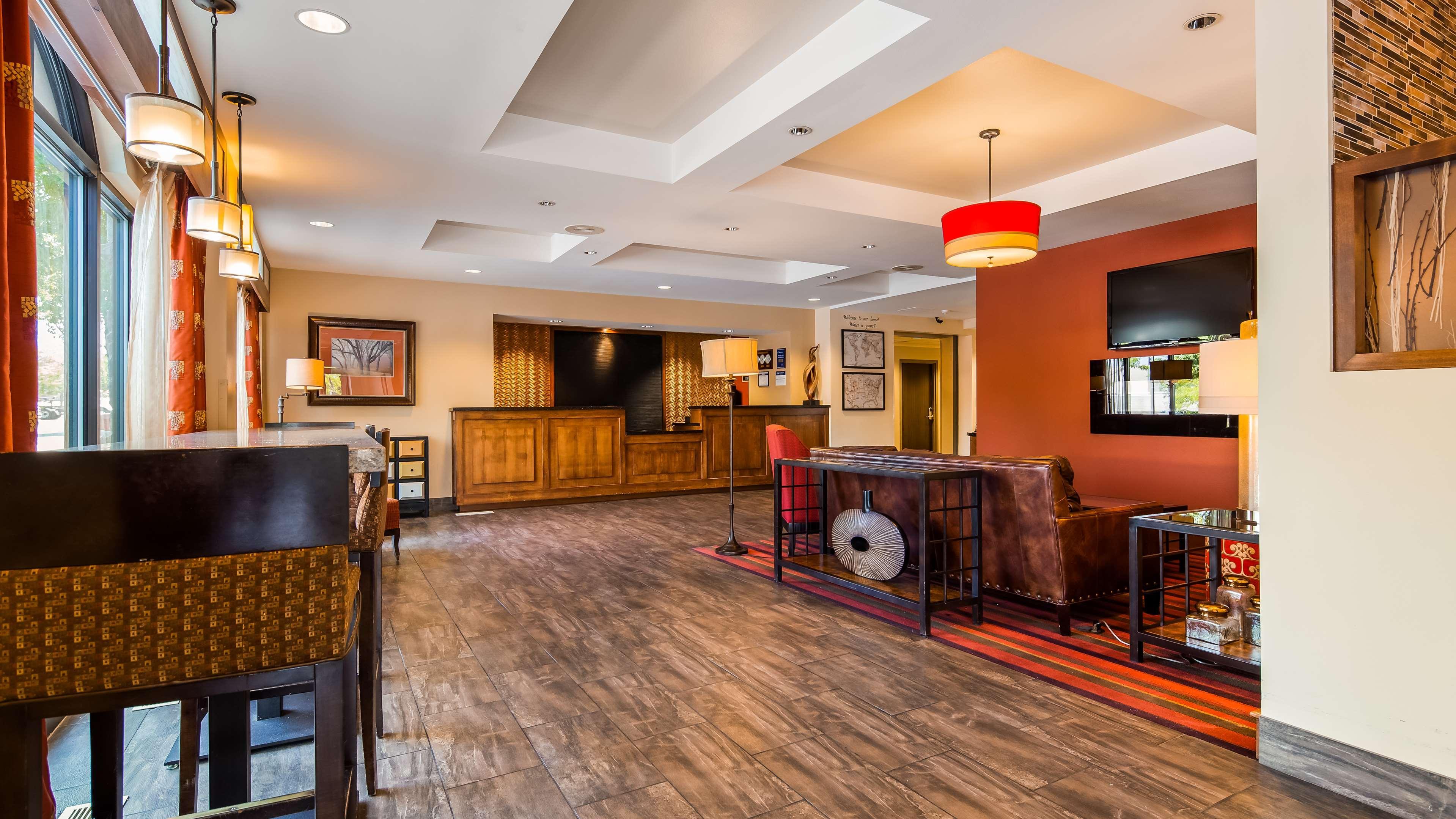 Western Cotton Tree Hotel 3*