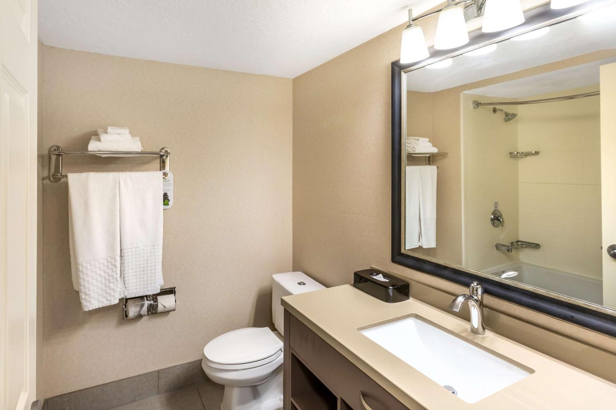 Western Cotton Tree Hotel