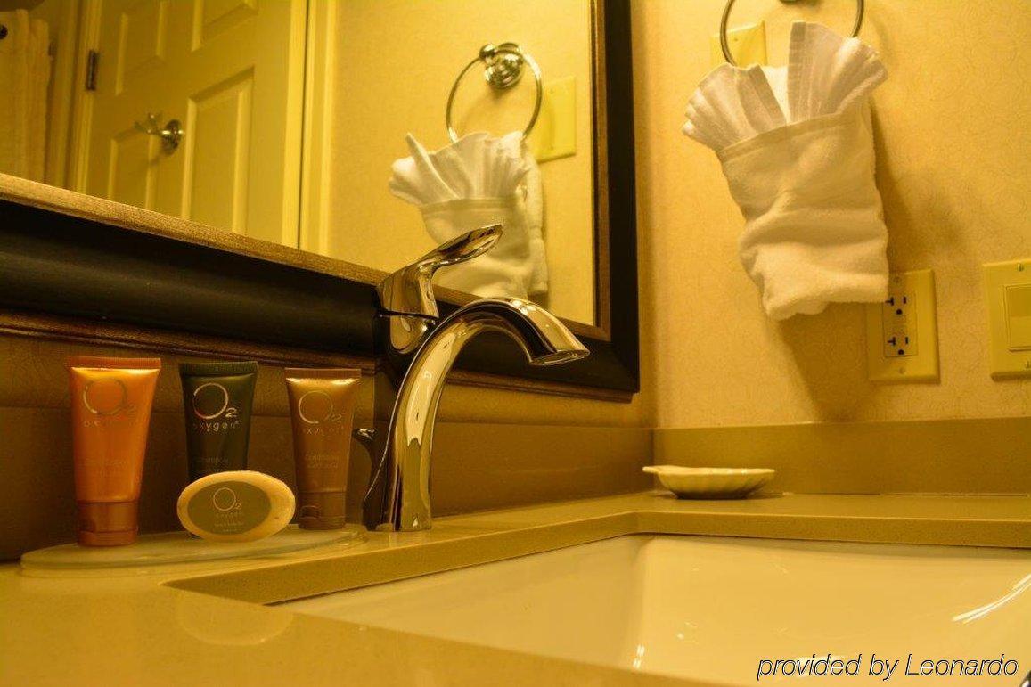 Western Cotton Tree Hotel 3*