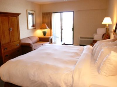 Hotel Western Cotton Tree